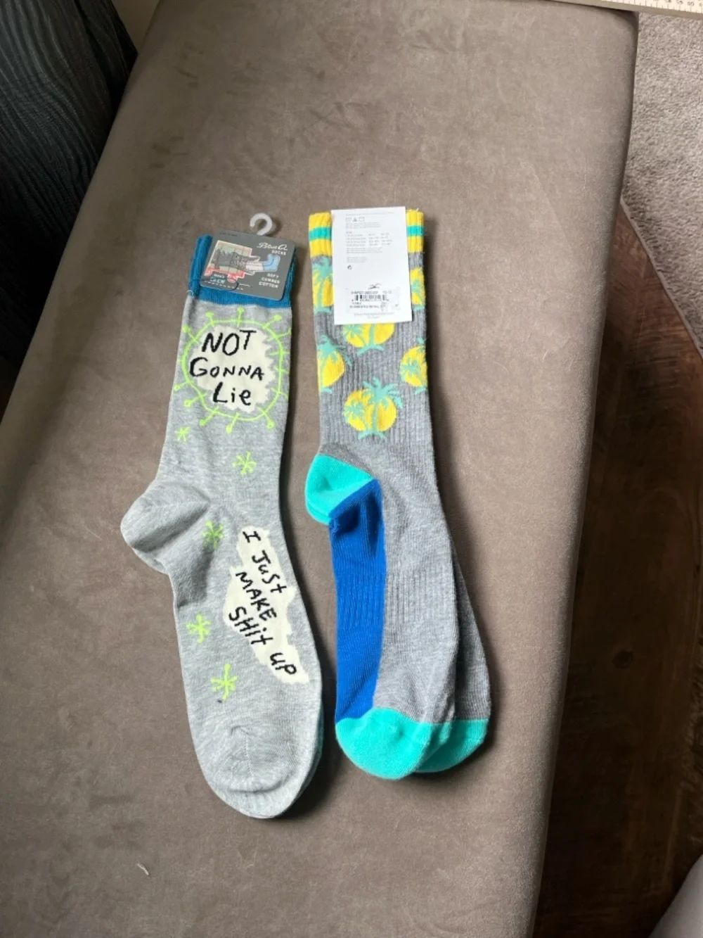 Blue Q & Happy Socks Men’s Gray Crew Socks Neon Pineapple & Bright Blue Accents